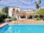Villa op het zuiden gelegen, geschikt voor winterverhuur in Javea Montgo.
